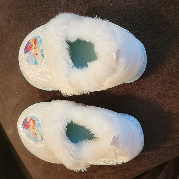 Disney's Frozen Girls Slippers - Picture 1 of 8